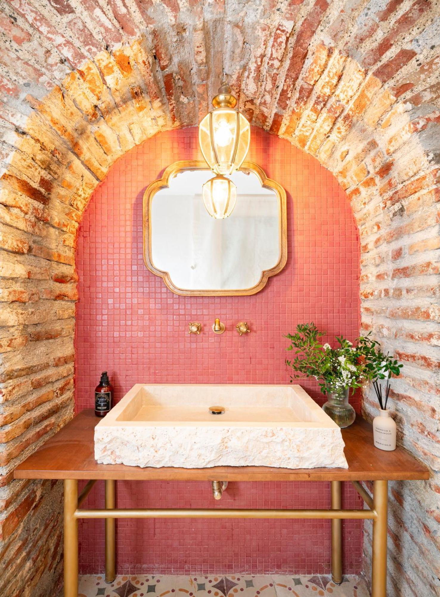 Puerta De La Axarquia Boutique Hotel *