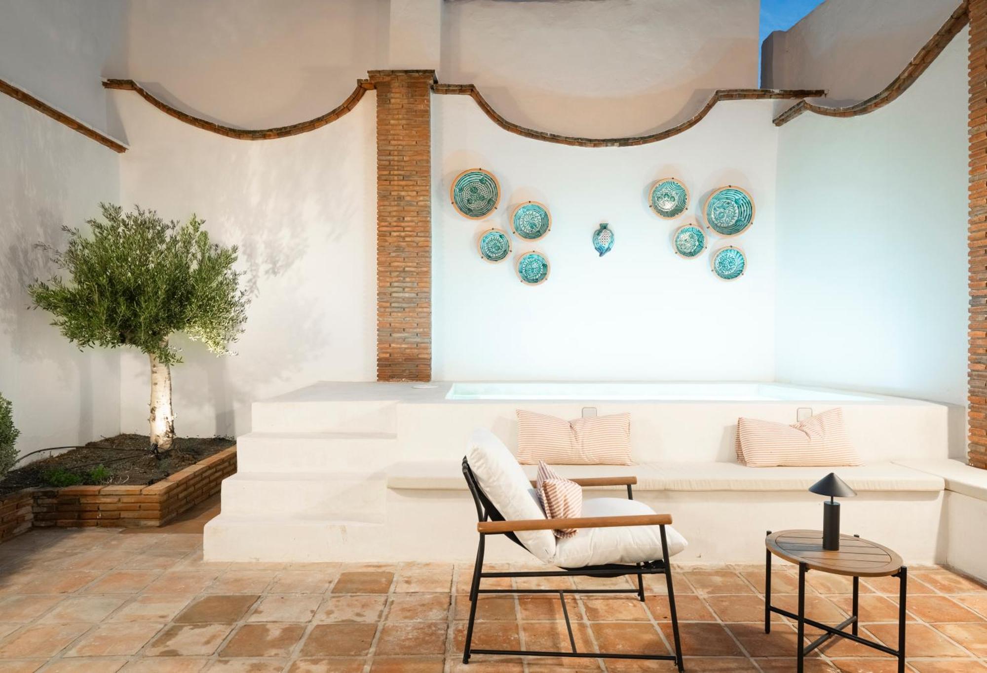 Puerta De La Axarquia Boutique Hotel *